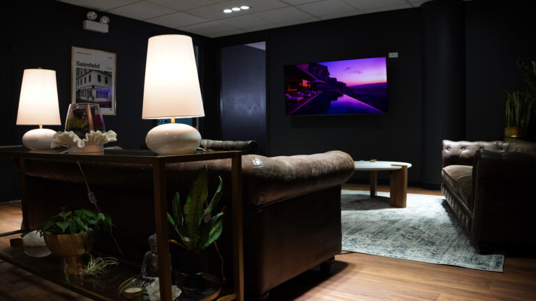 Waiting-Rm-3-mid-angle-1900px